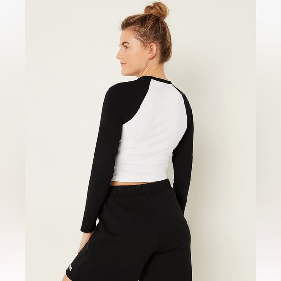 NWT Victoria's Secret Pink Cropped Long-sleeve Raglan Top - Picture 4 of 6